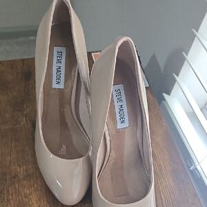 Steve Madden Women's Beige Patent Heels
